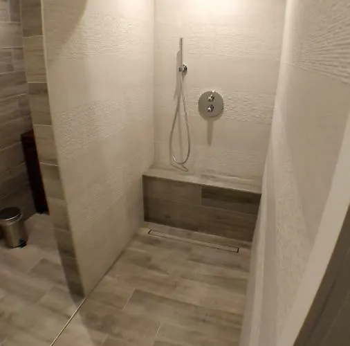 Holiday home Maison Des Ecluses F3 90m2 Jacuzzi Climatisation Strasbourg